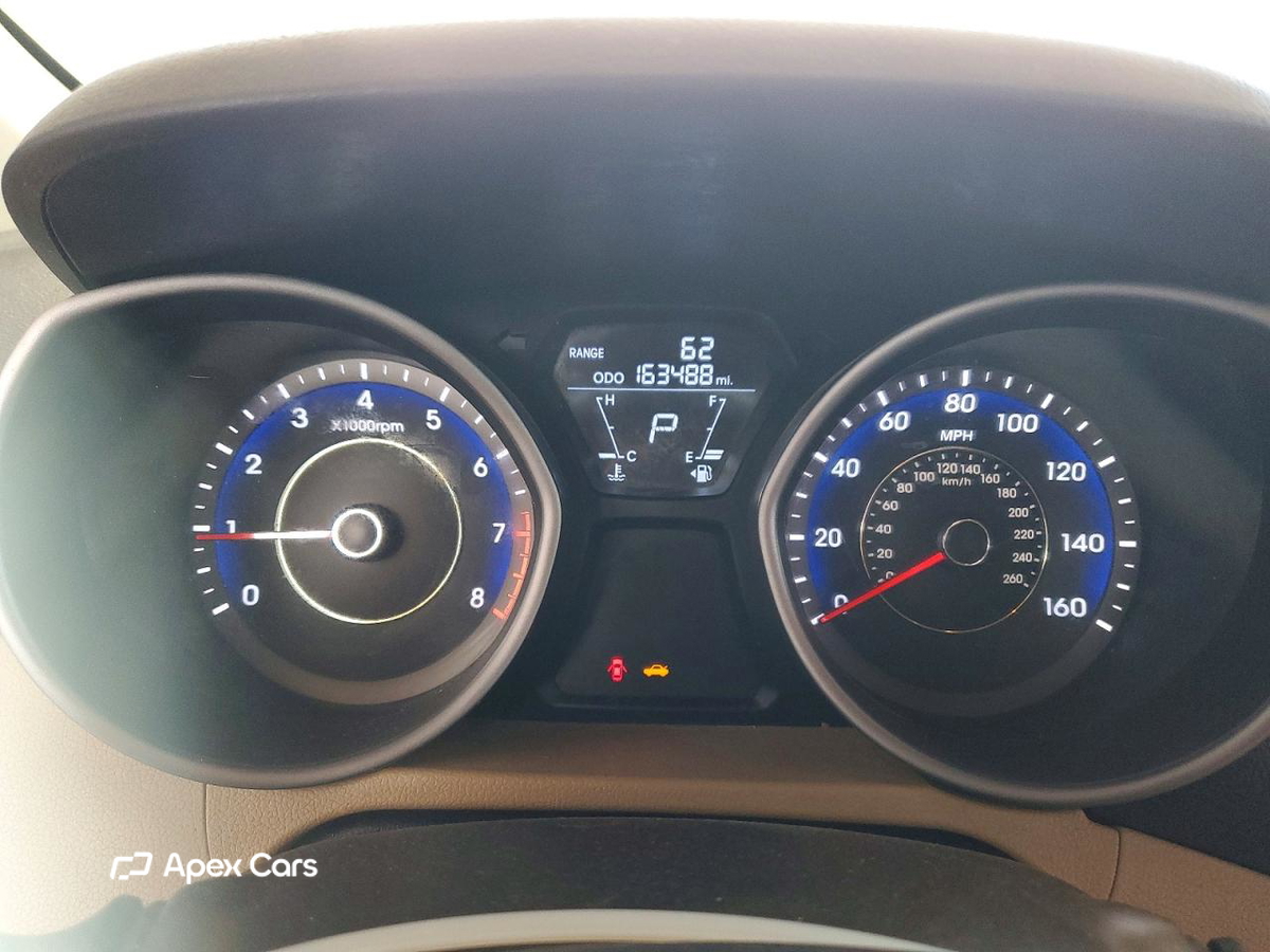 Hyundai Elantra 2012