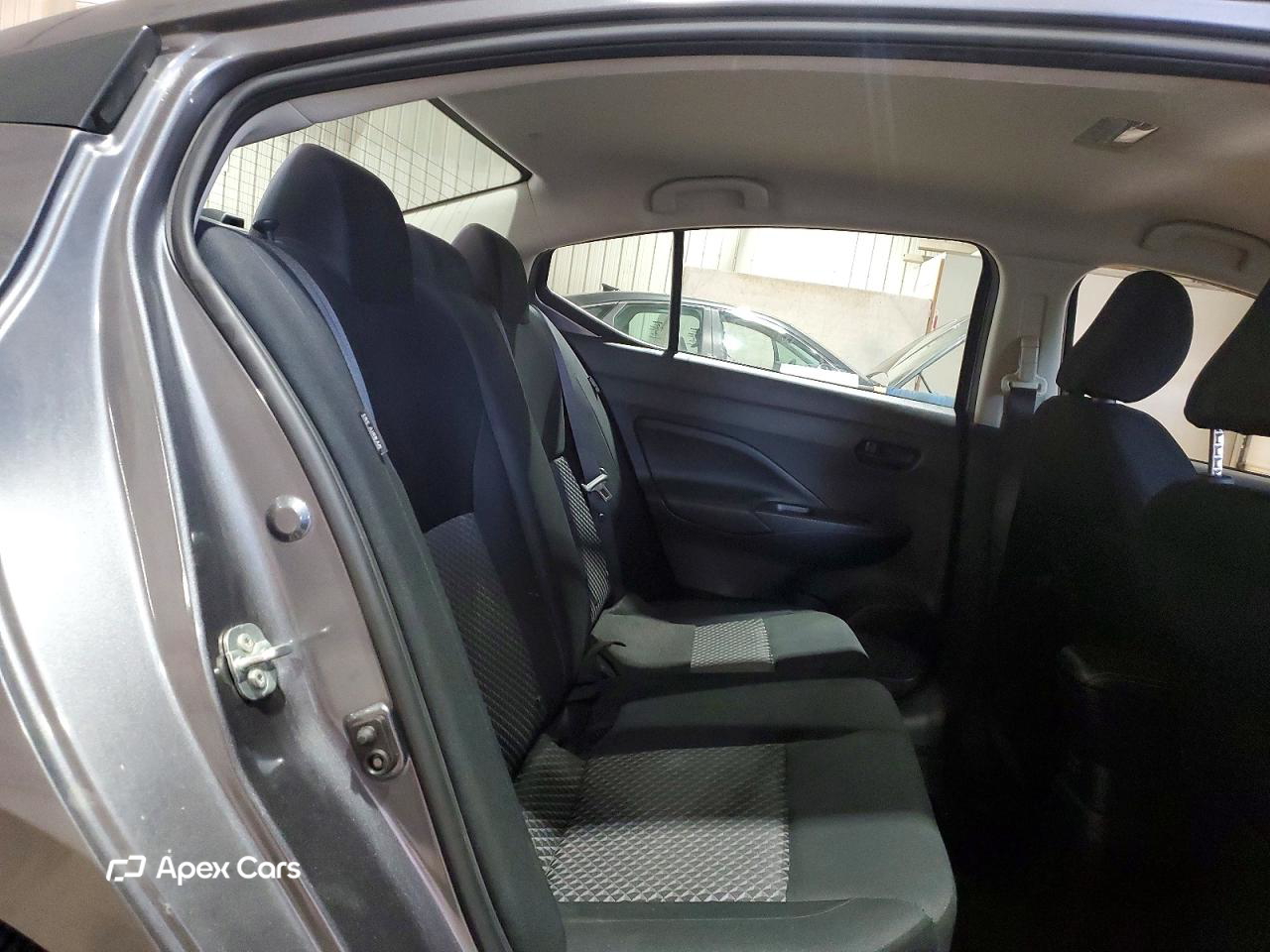 Nissan Versa 2021