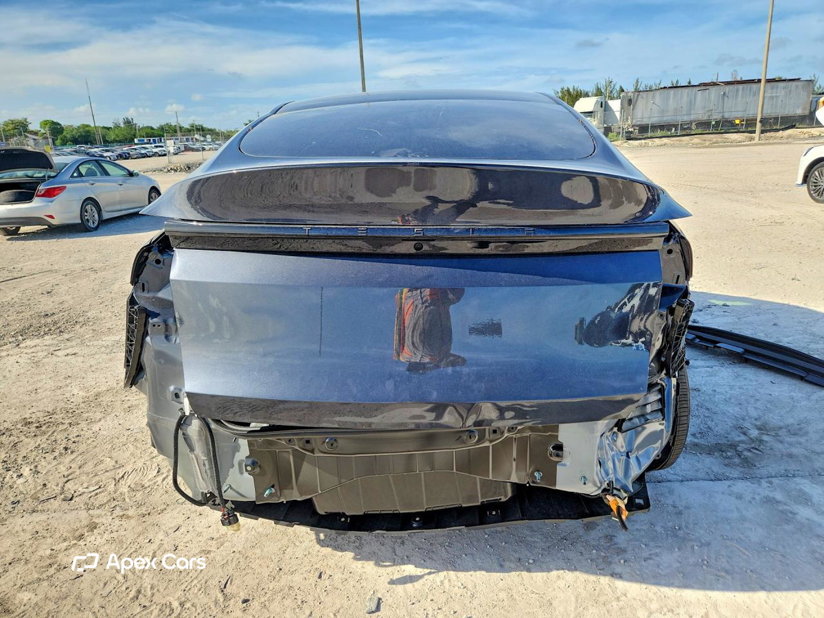Tesla Model Y 2026