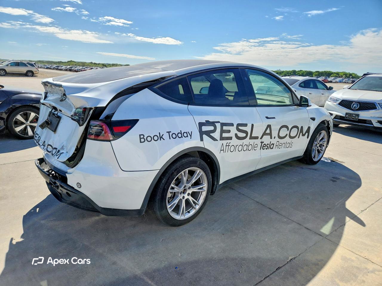 Tesla Model Y 2024