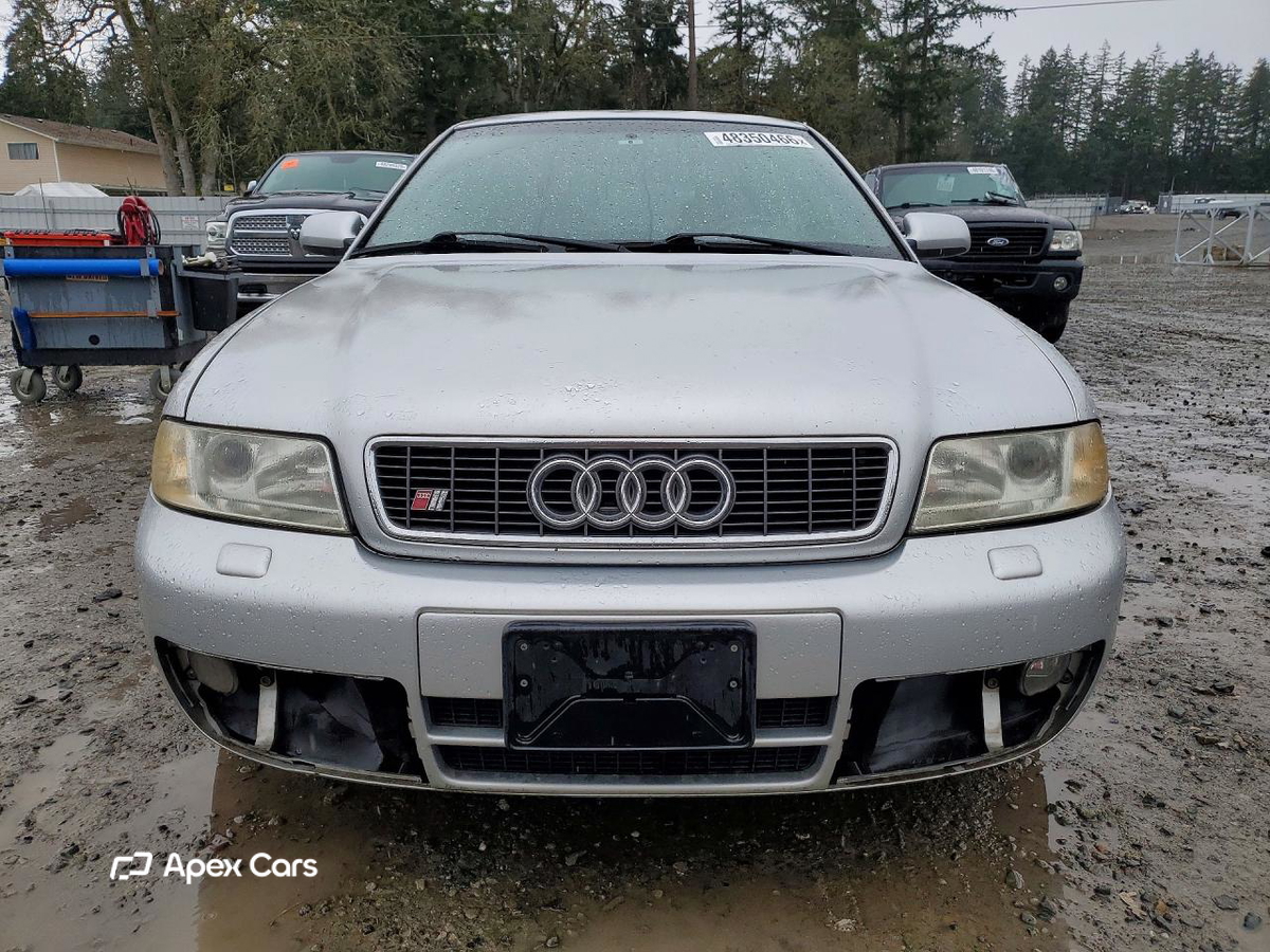 Audi RS4 2000