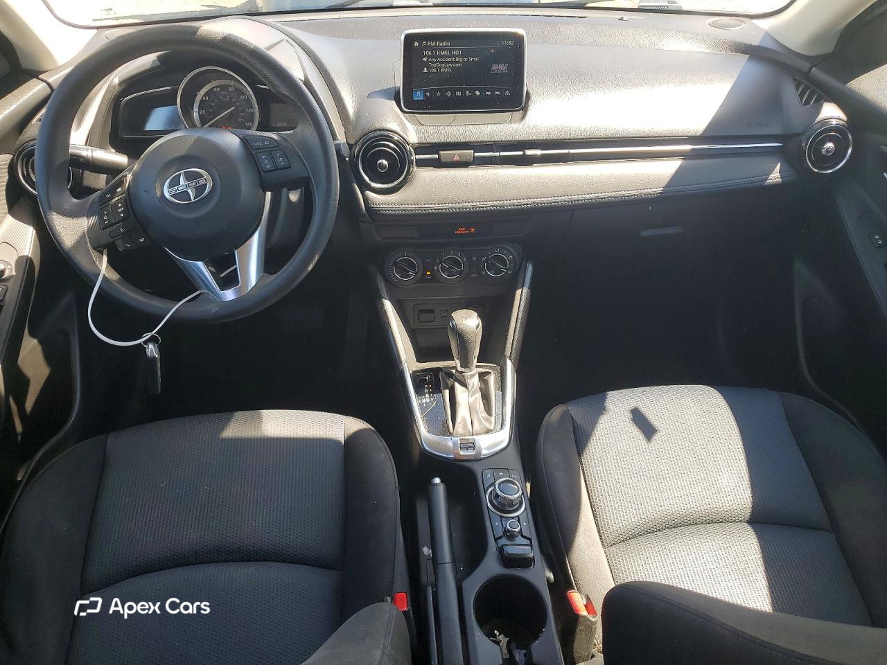 Scion iA 2016