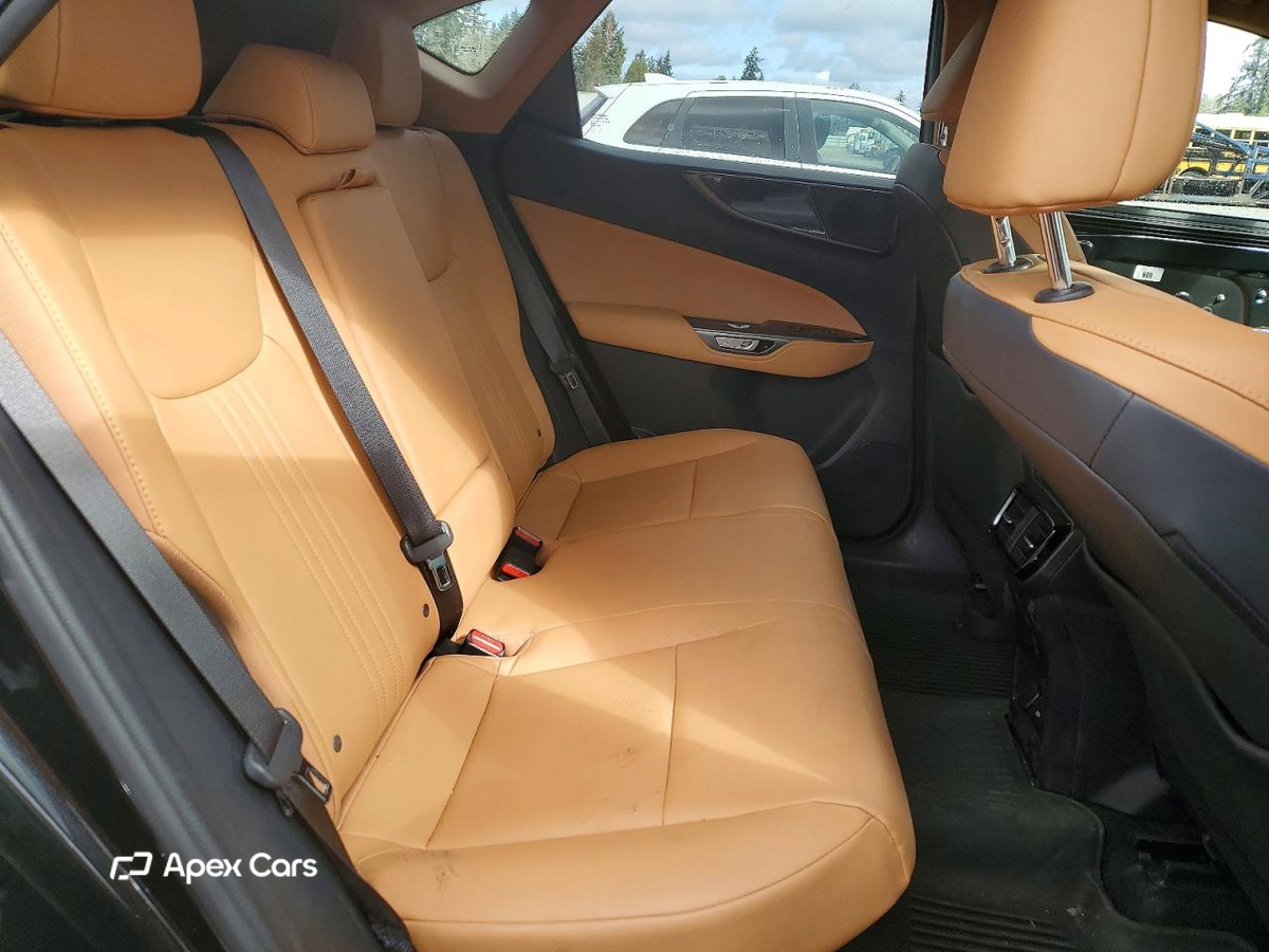 Lexus NX 2023
