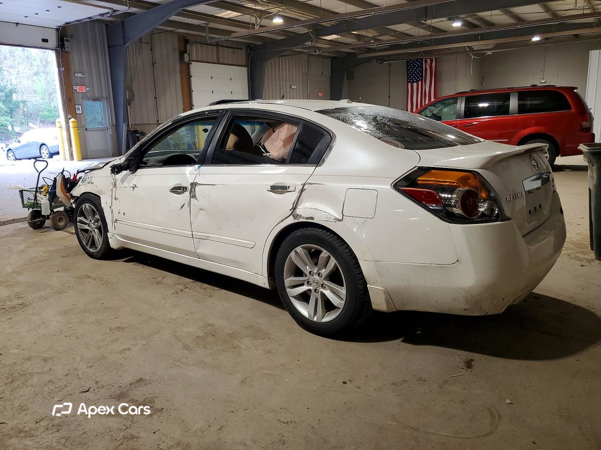 Nissan Altima 2012