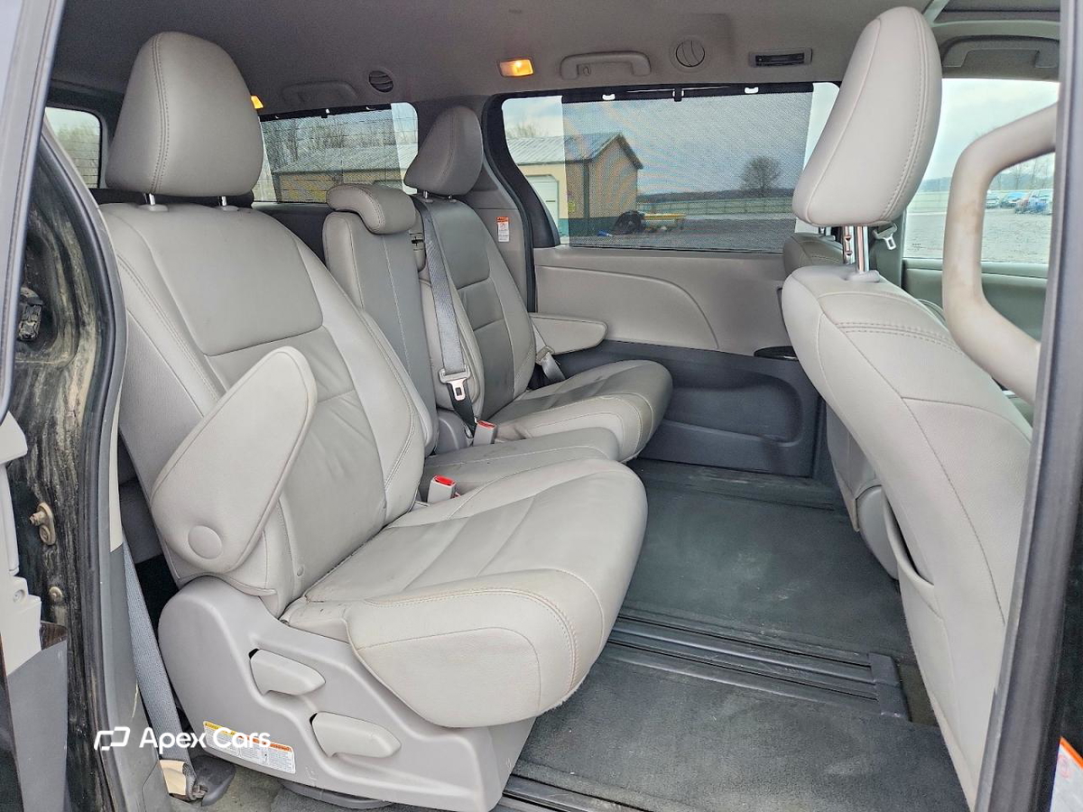 Toyota Sienna 2015