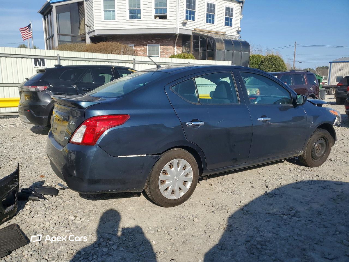 Nissan Versa 2016
