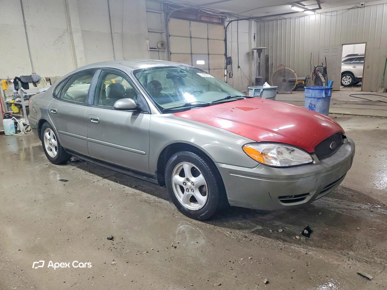 Ford Taurus 2004