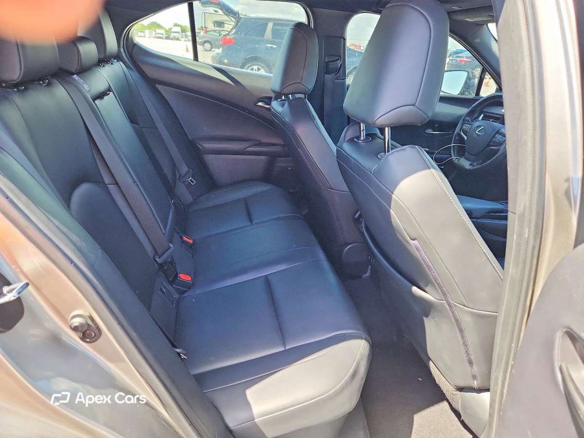 Lexus UX 2020
