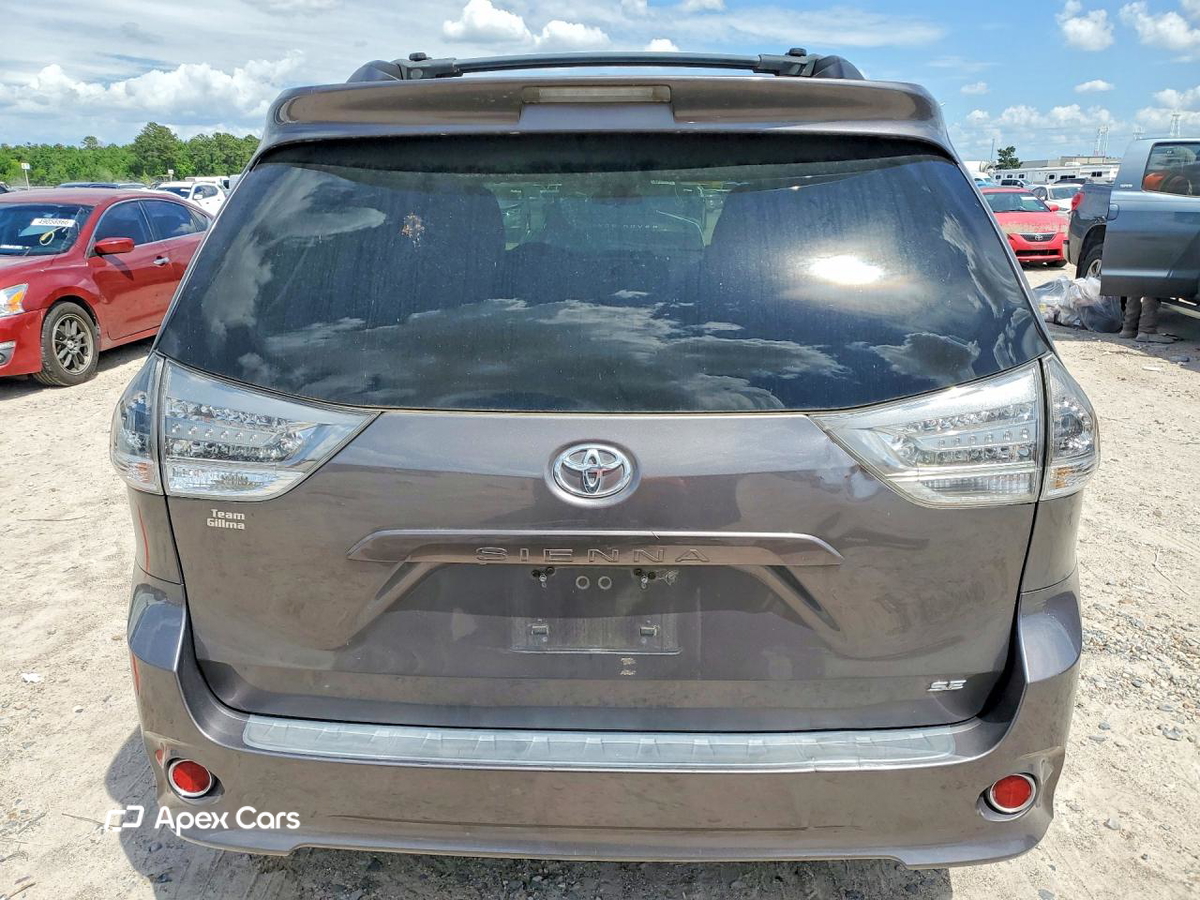 Toyota Sienna 2011