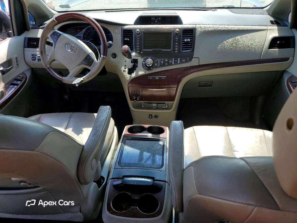 Toyota Sienna 2013
