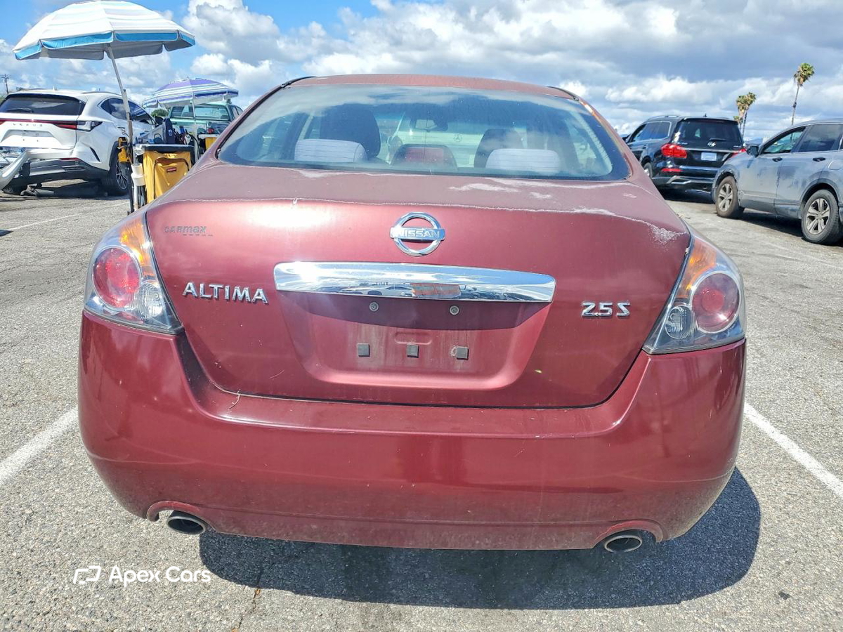 Nissan Altima 2010