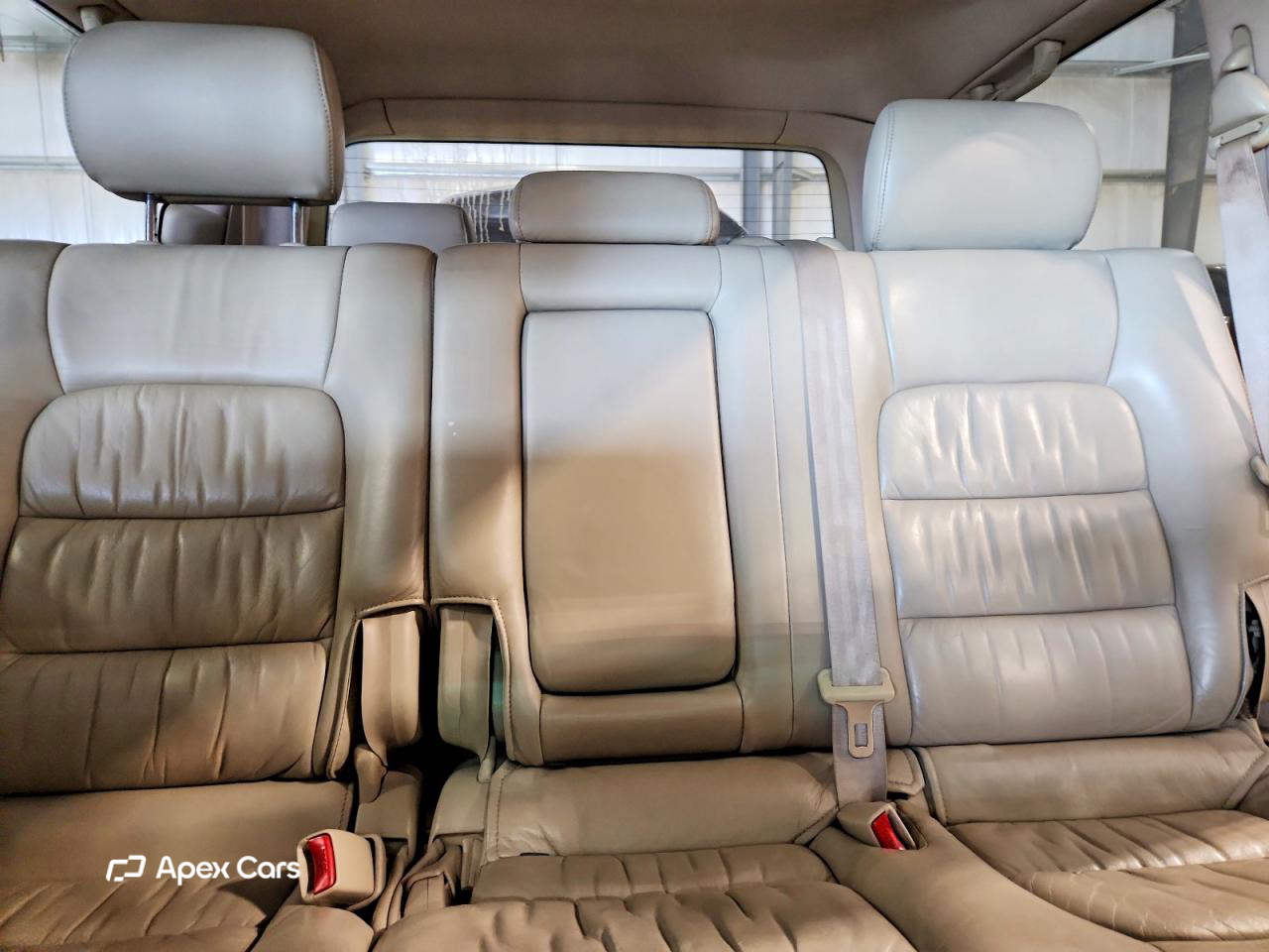 Lexus LX 2004
