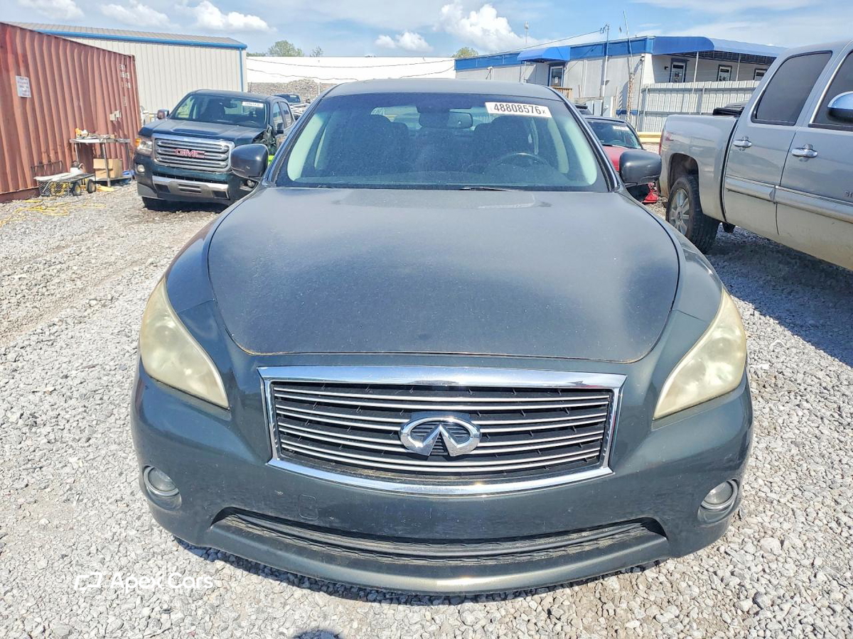 Infiniti M 2013