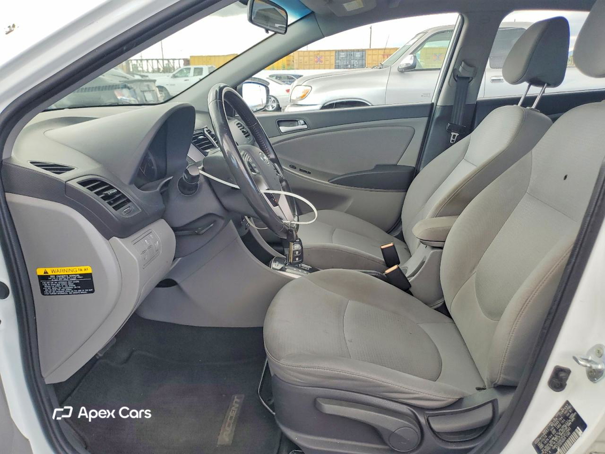 Hyundai Accent 2015