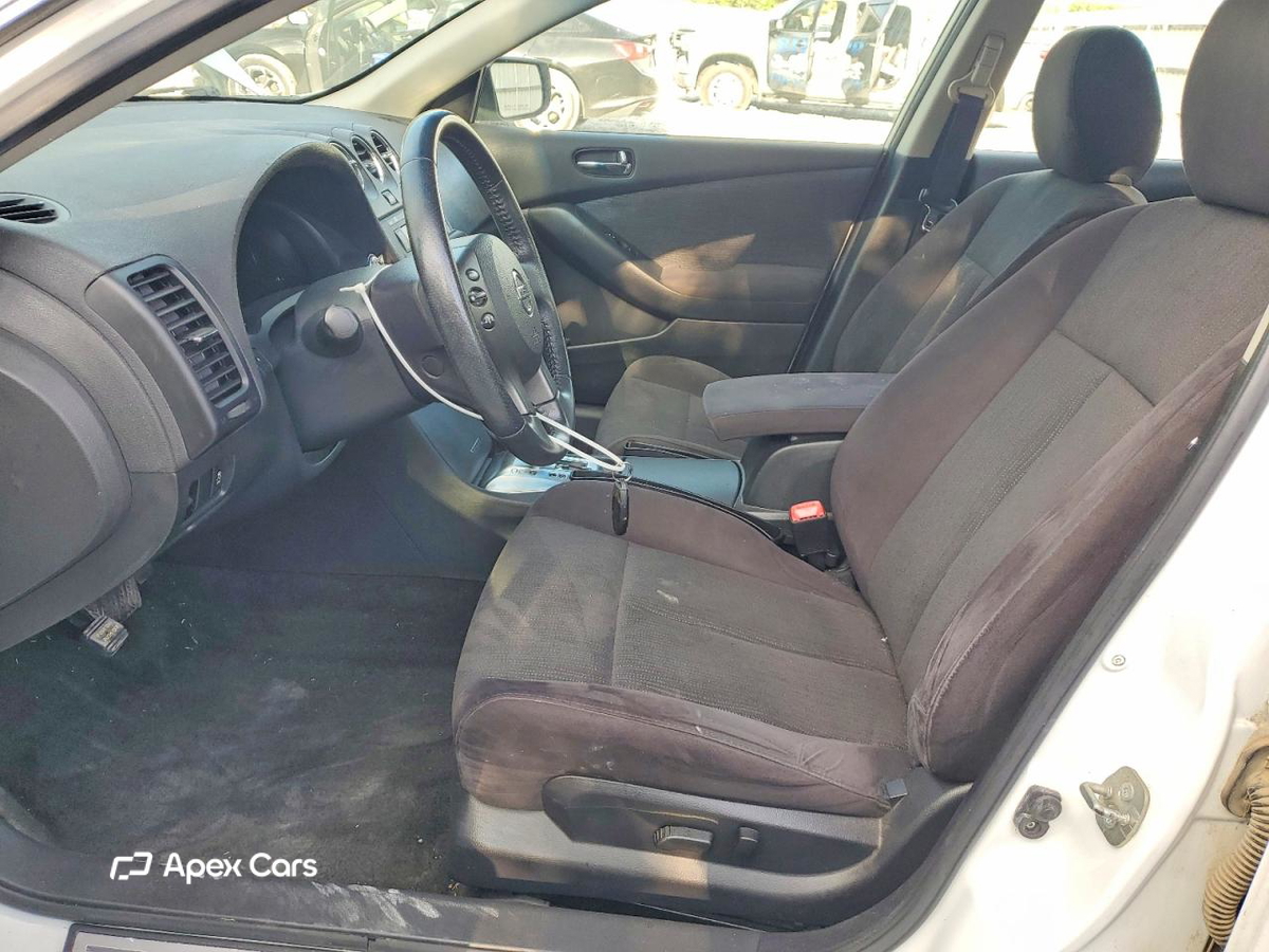 Nissan Altima 2011