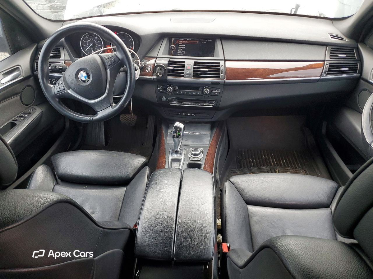 BMW X5 2011