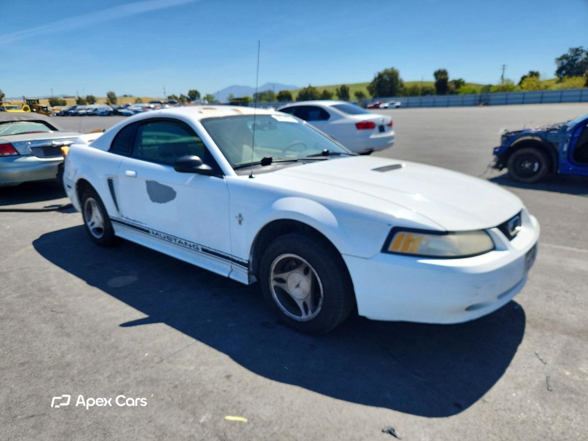 Ford Mustang 2000