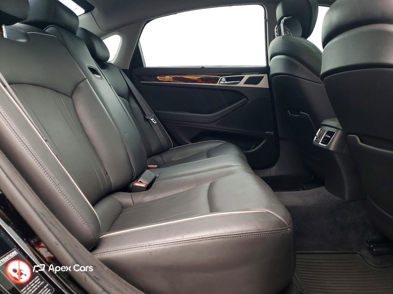 Hyundai Genesis 2015