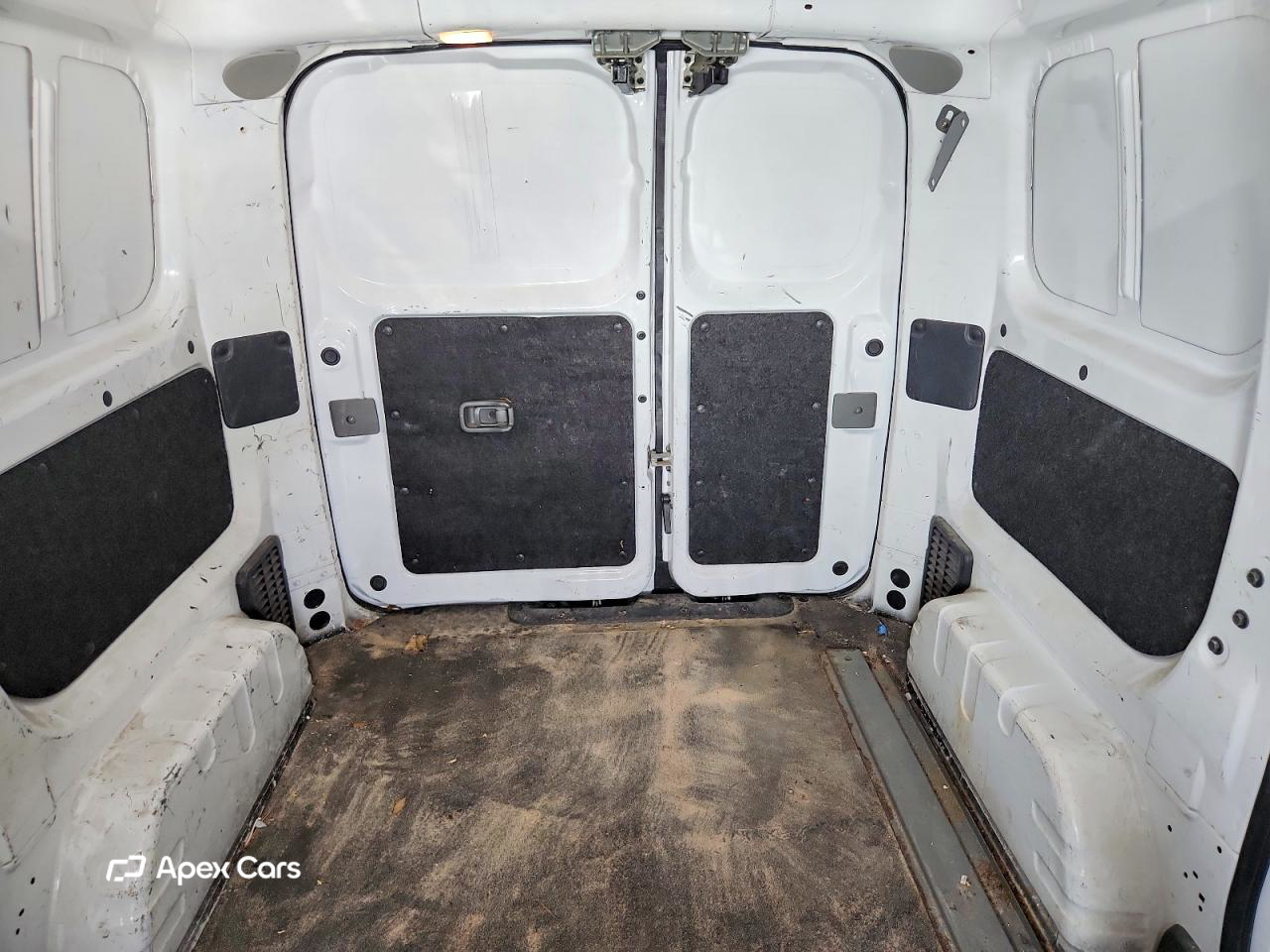 Nissan NV 2017
