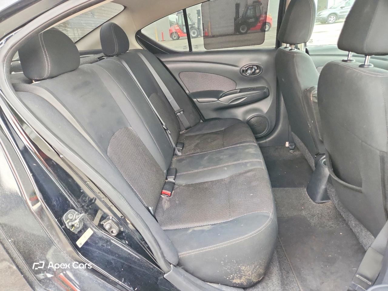 Nissan Versa 2015