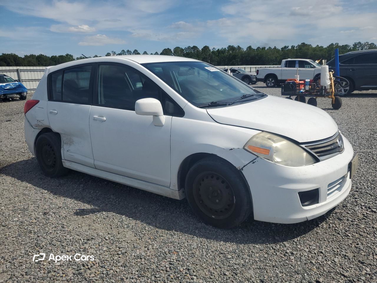 Nissan Versa 2011