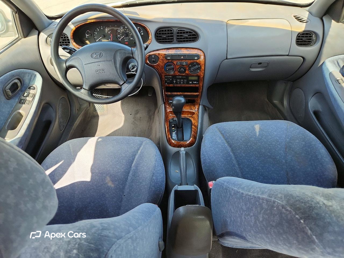 Hyundai Elantra 2000