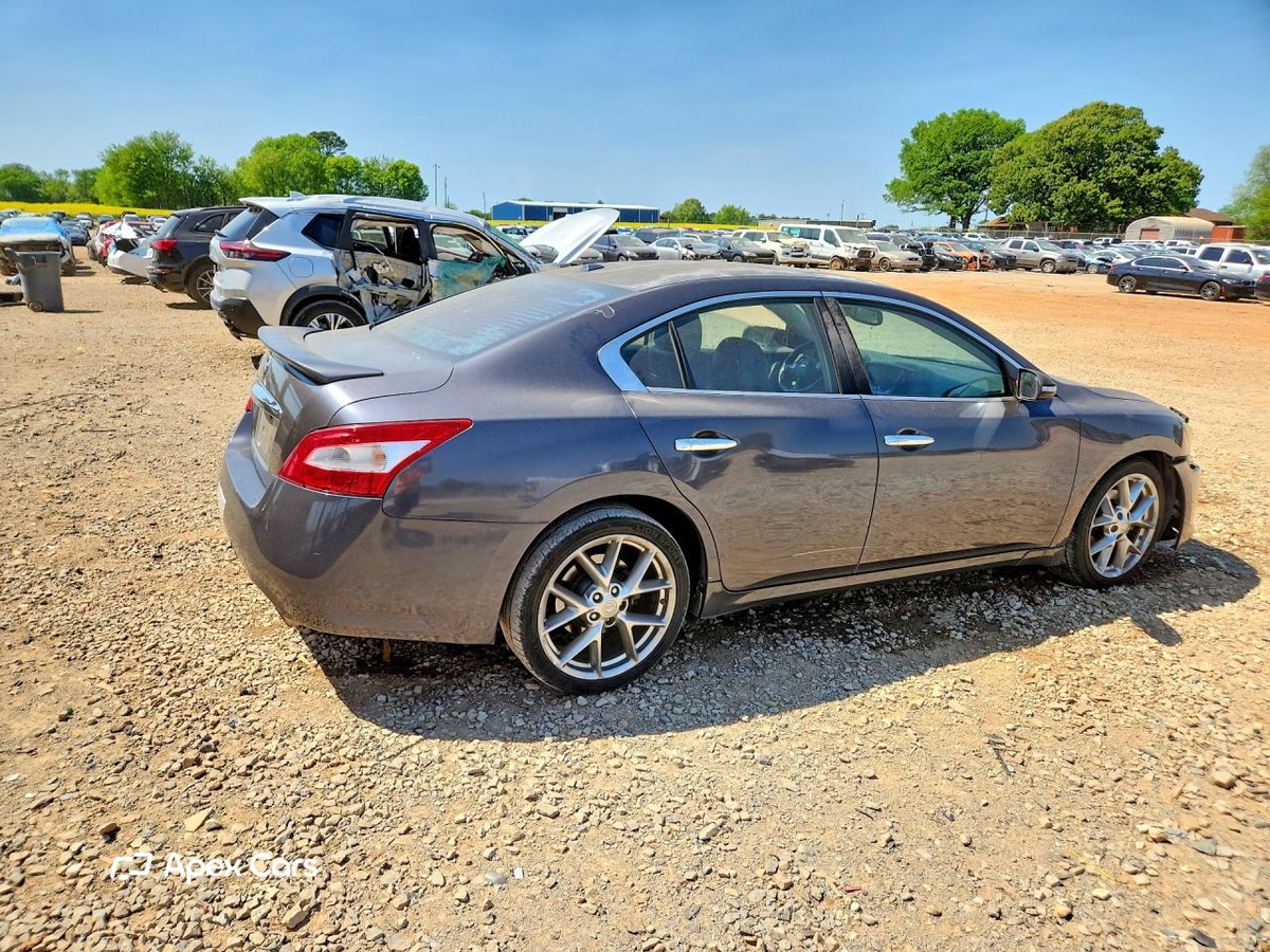 Nissan Maxima 2010