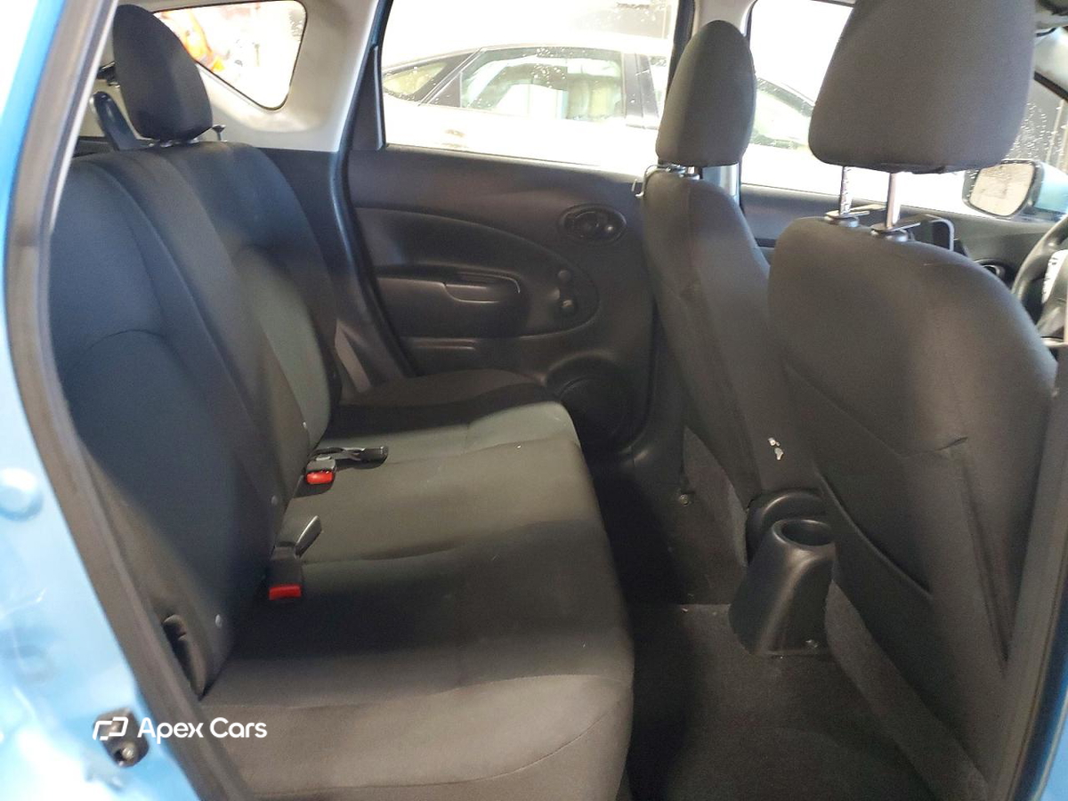 Nissan Versa 2015