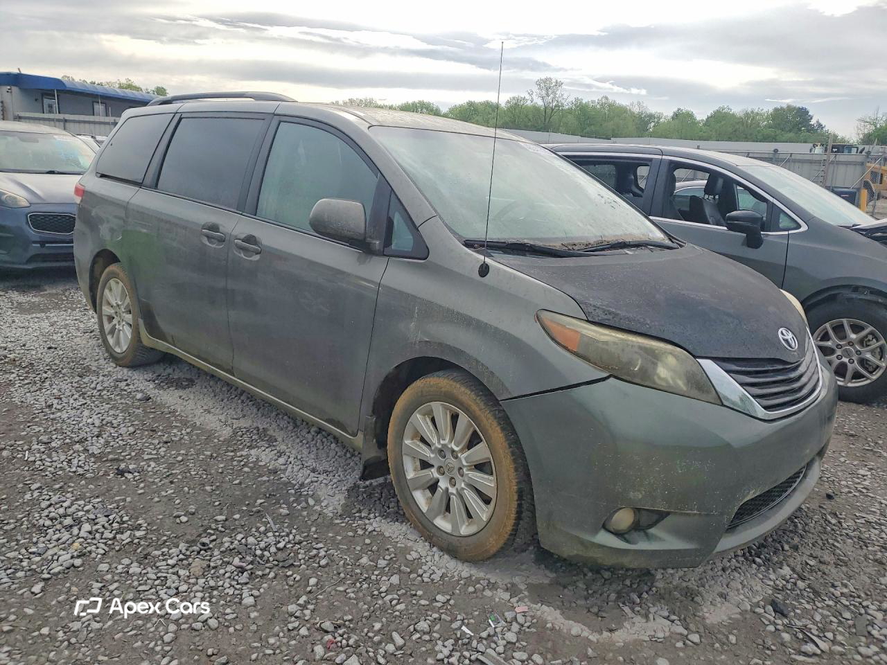Toyota Sienna 2011