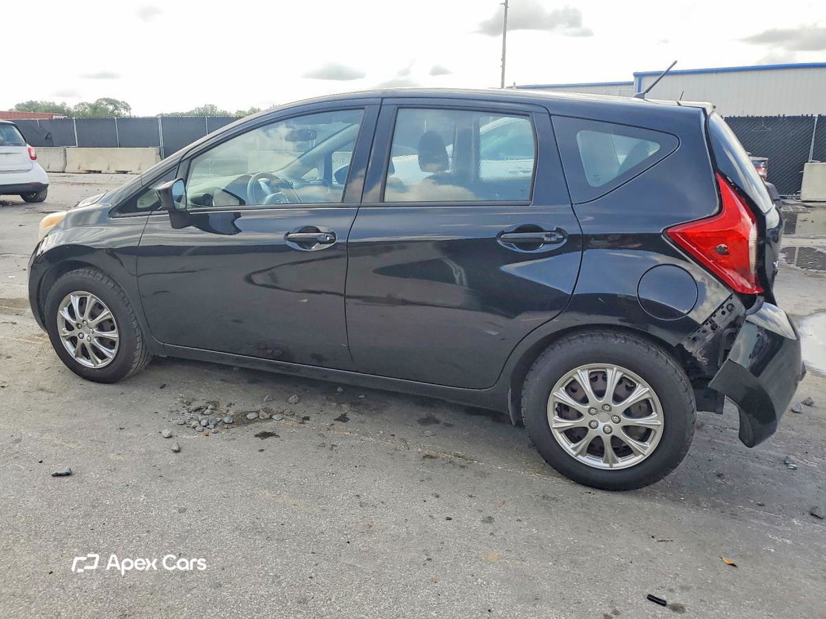 Nissan Versa 2015