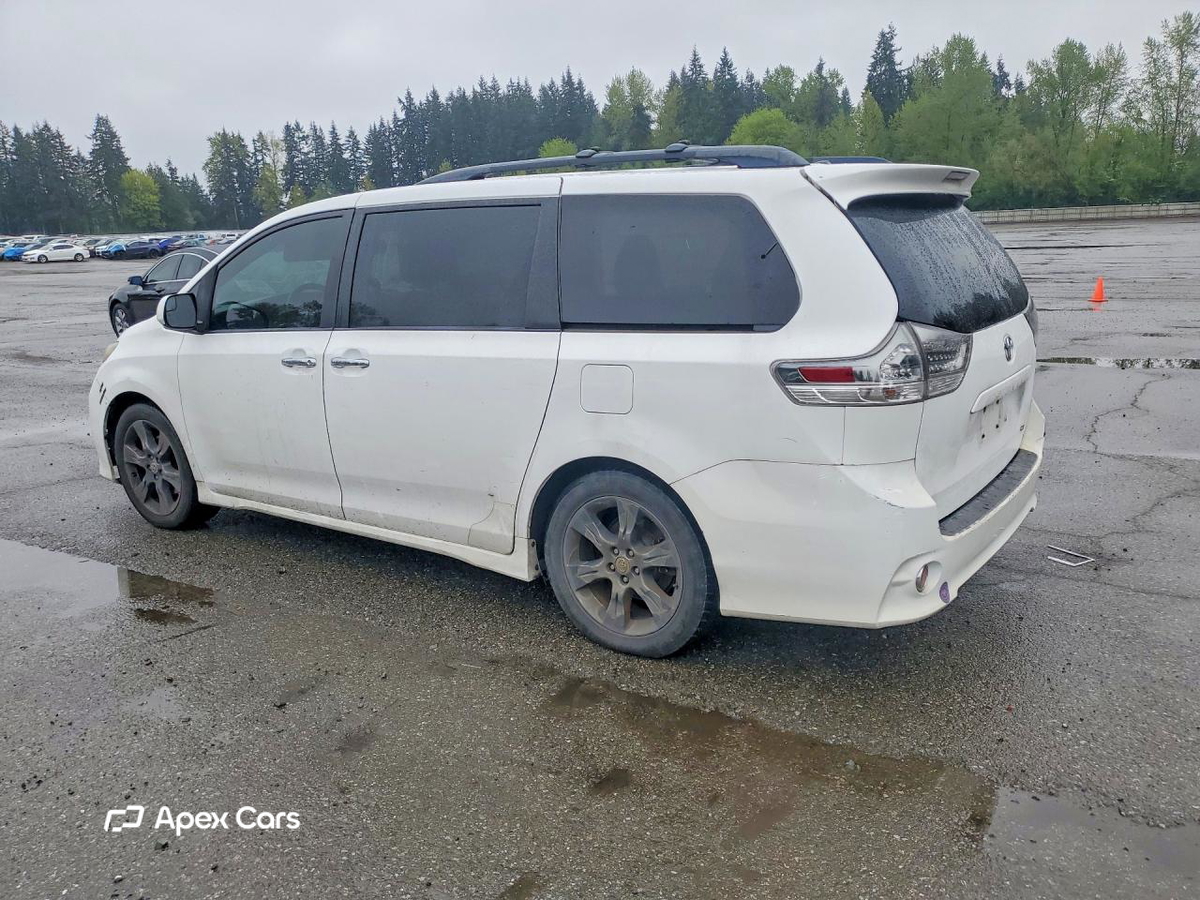 Toyota Sienna 2015