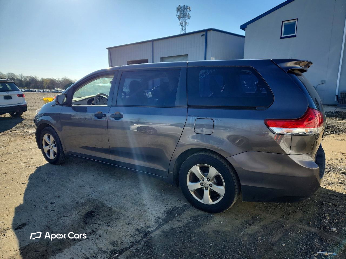 Toyota Sienna 2013