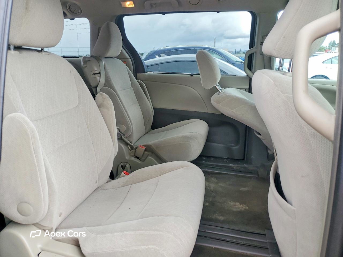 Toyota Sienna 2016