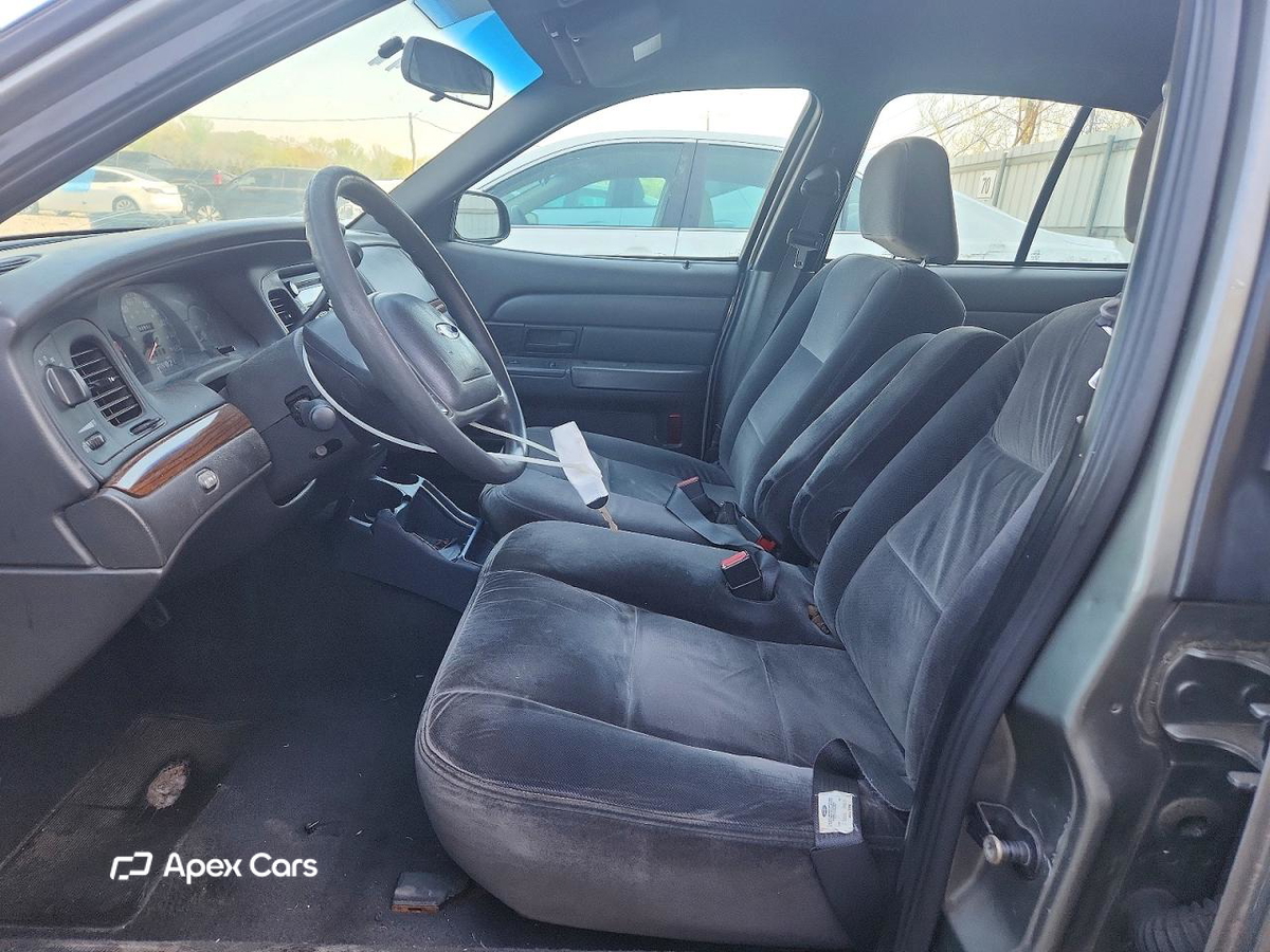 Ford Crown Victoria 2003
