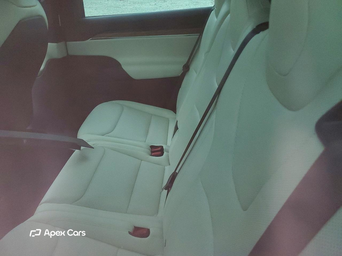 Tesla Model X 2025
