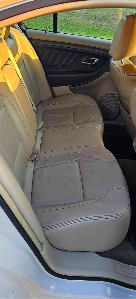 Ford Taurus 2011