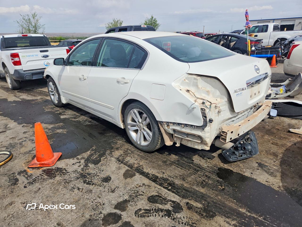 Nissan Altima 2011