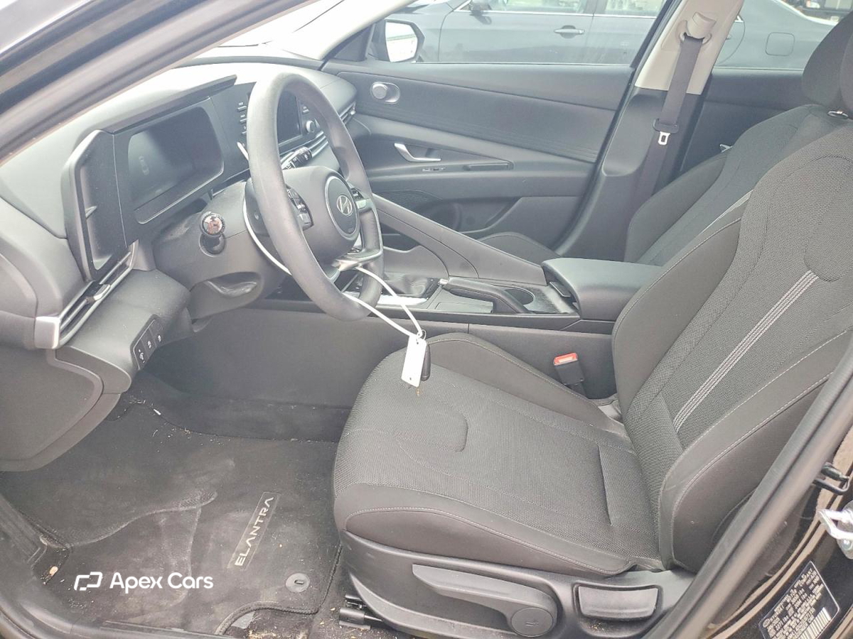 Hyundai Elantra 2025