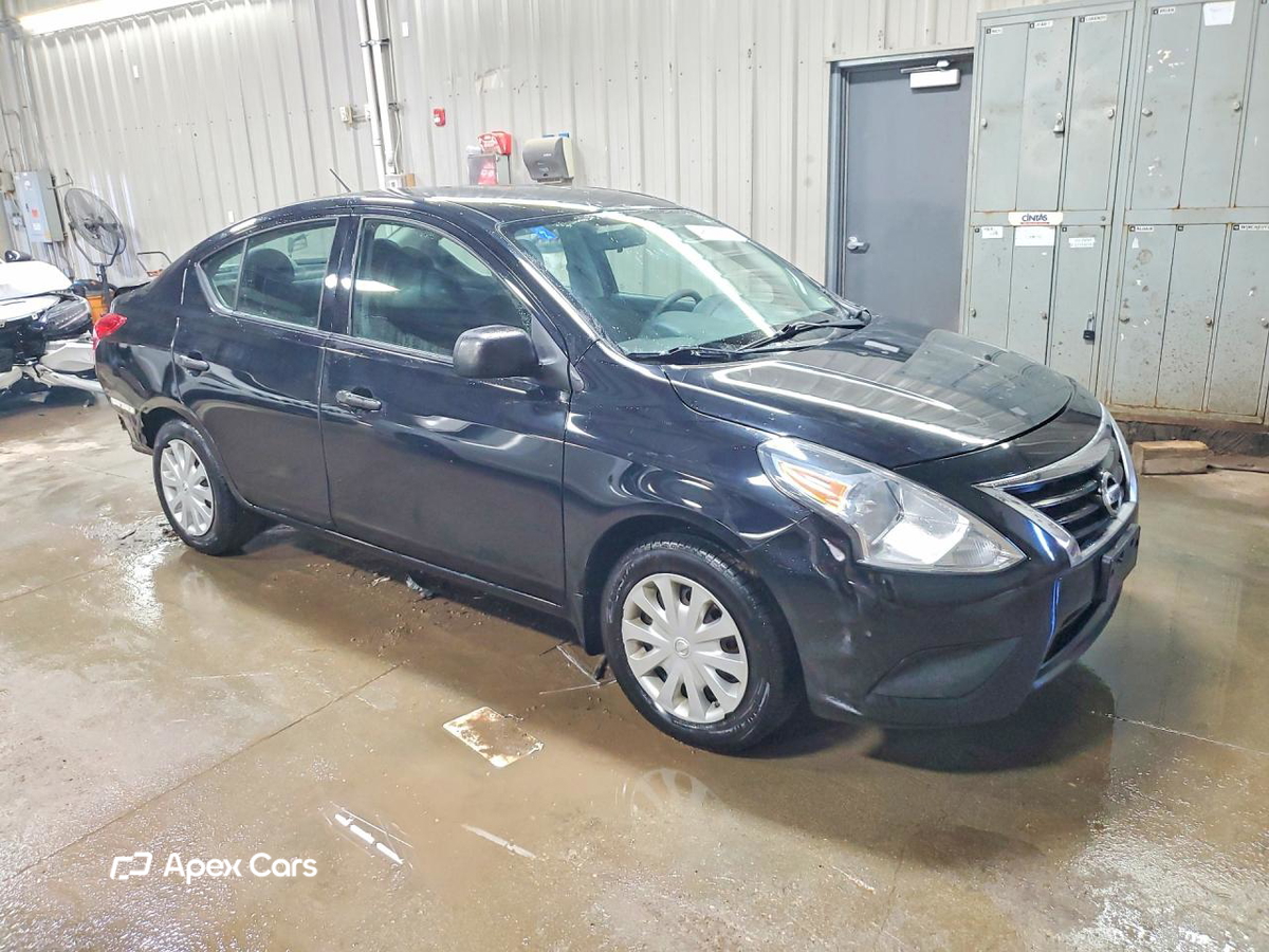 Nissan Versa 2015