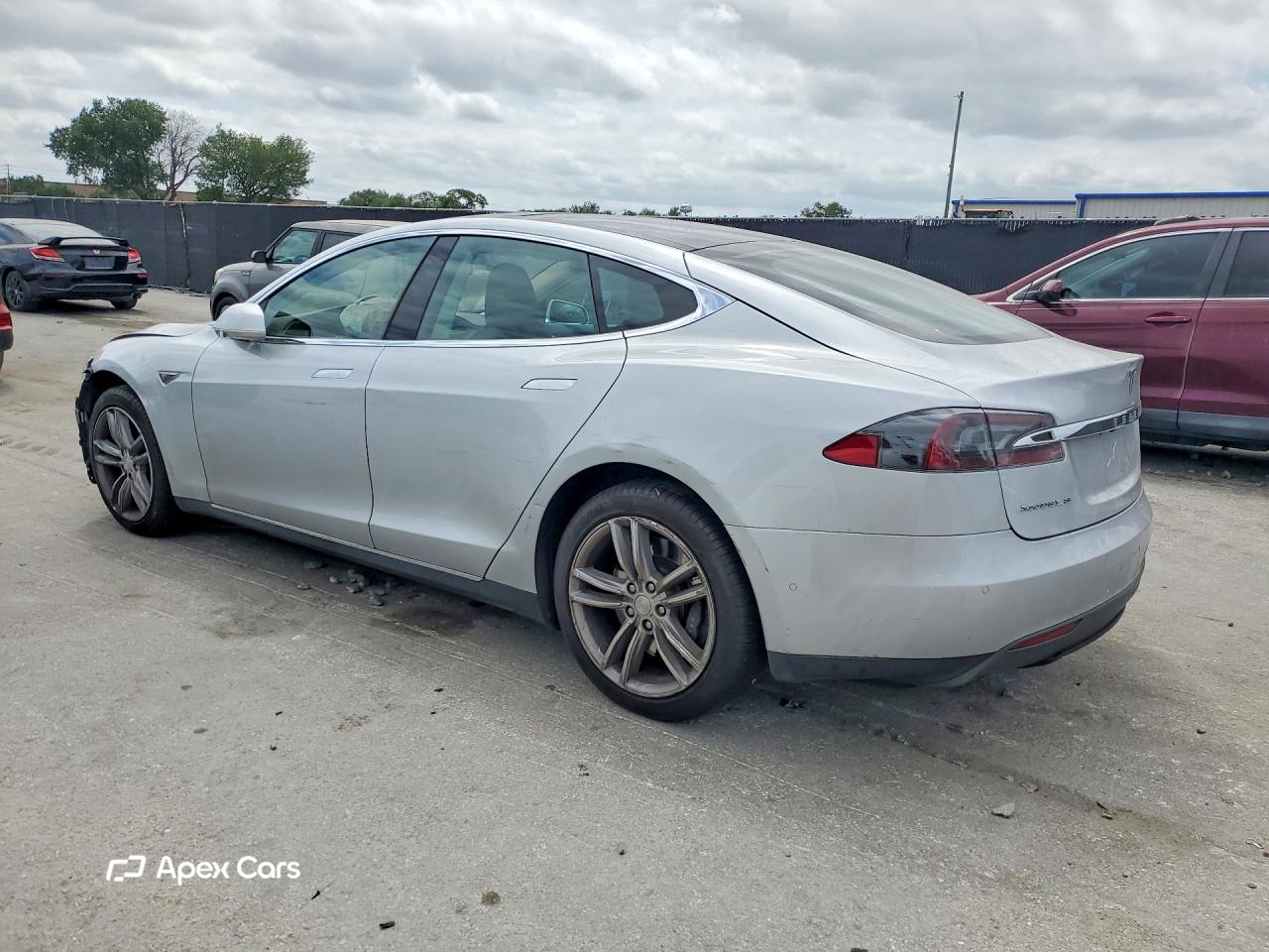 Tesla Model S 2015