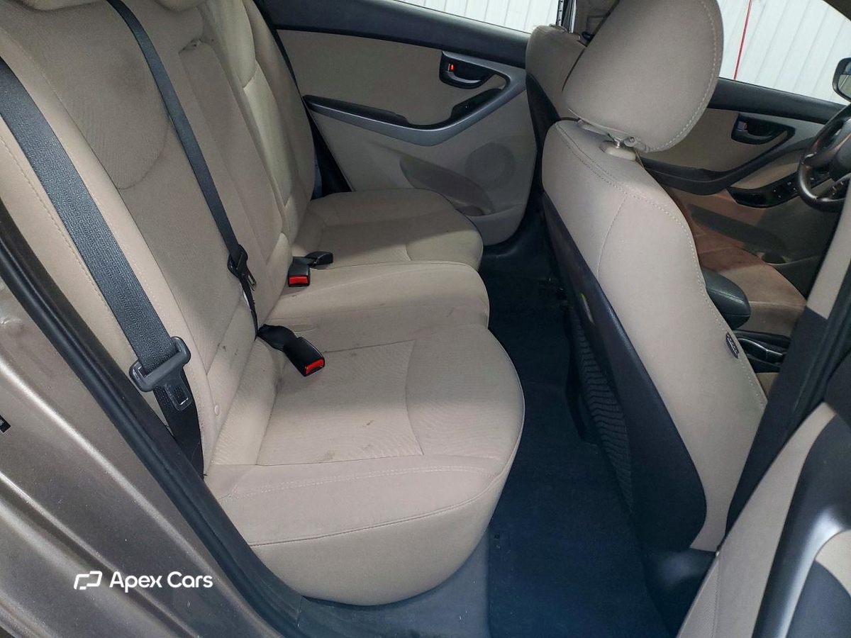 Hyundai Elantra 2015