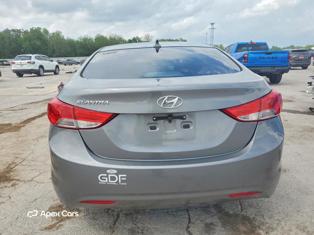 Hyundai Elantra 2013