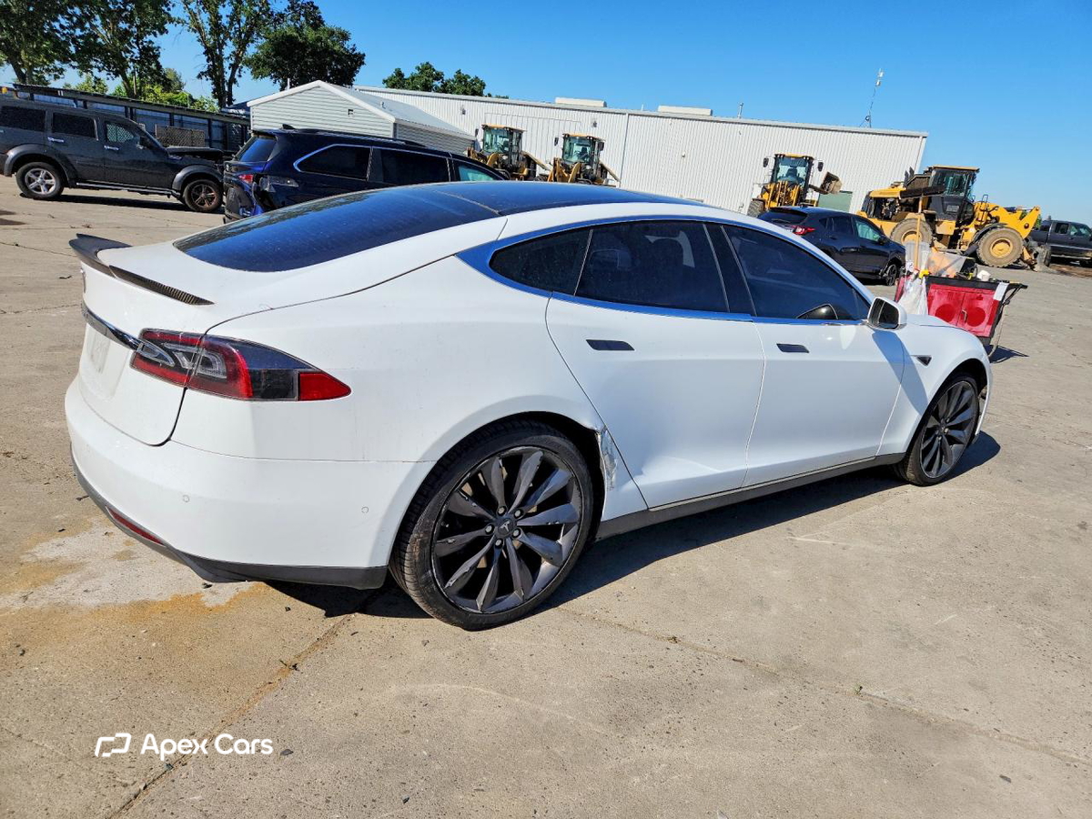 Tesla Model S 2016
