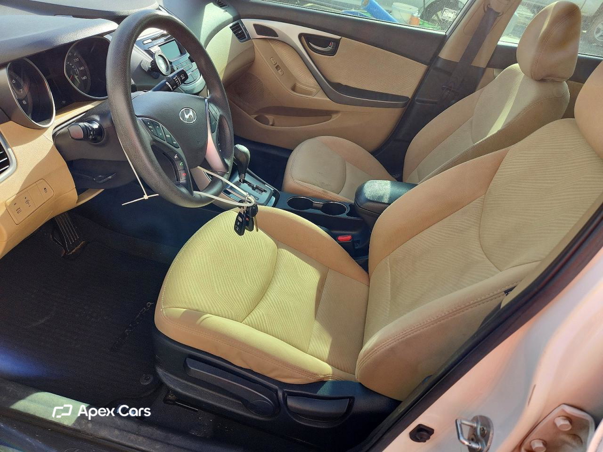 Hyundai Elantra 2013