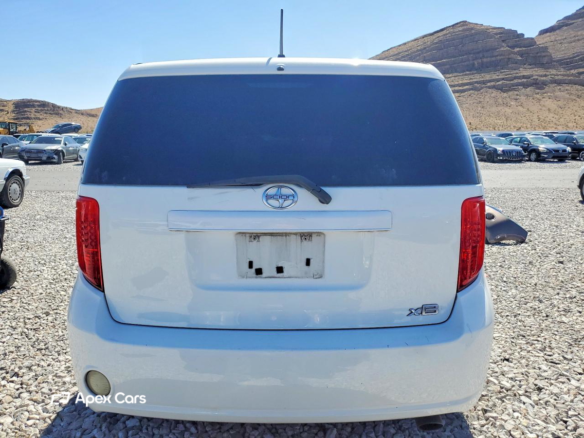 Toyota  2010