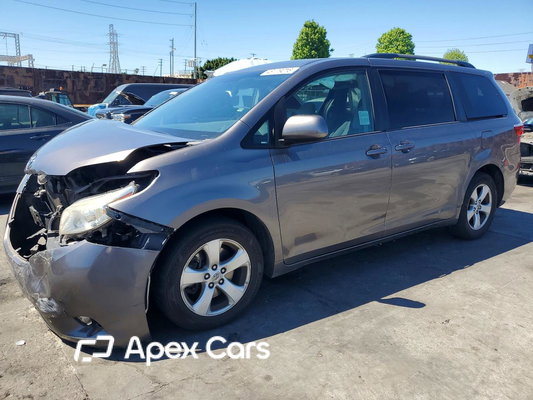 Toyota Sienna 2017 - Image 1 of 13