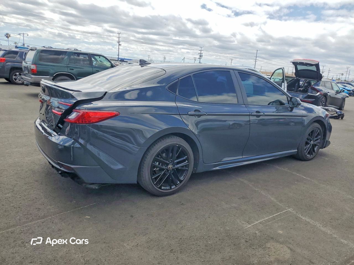 Toyota Camry 2025
