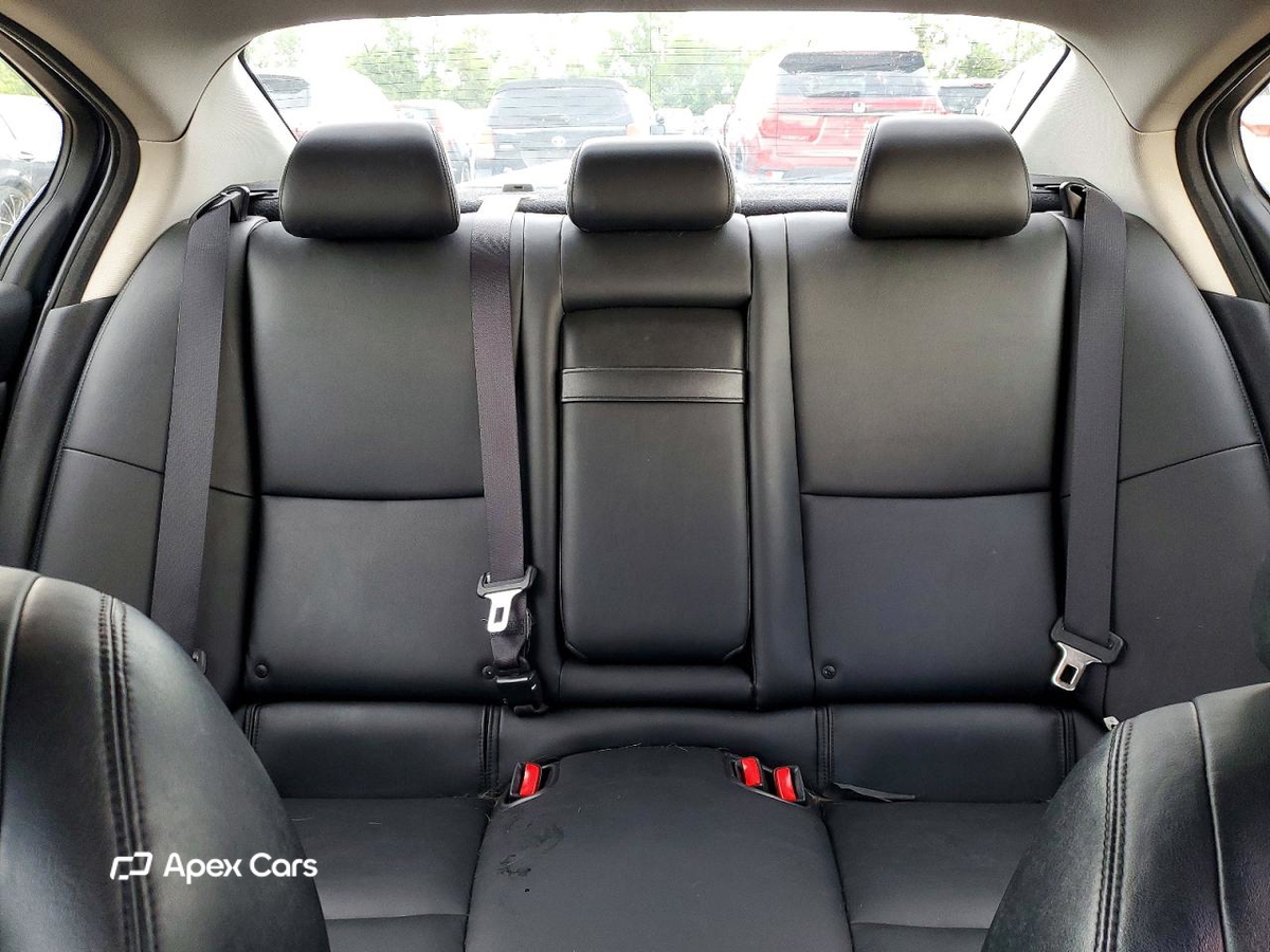 Infiniti Q50 2015