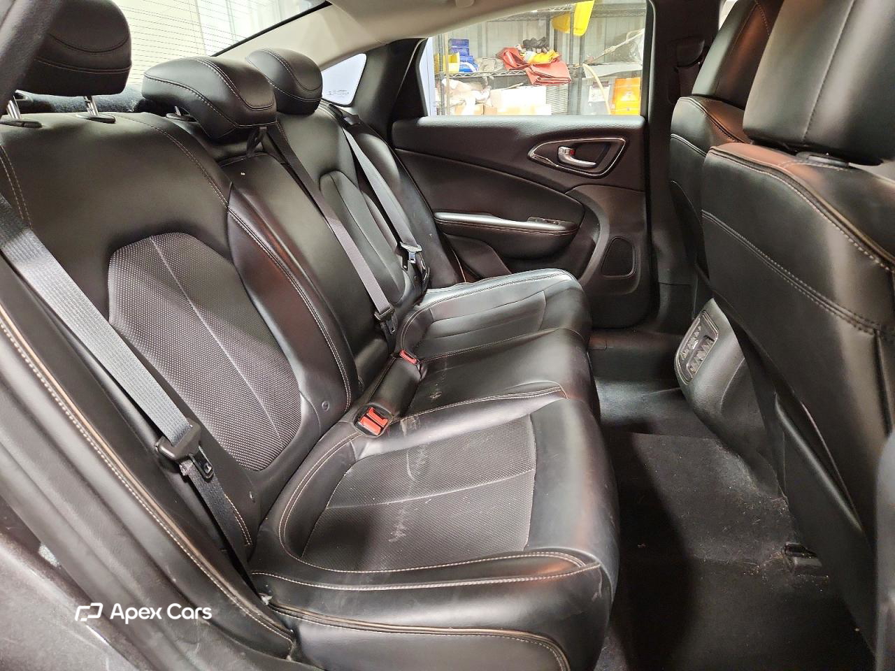 Chrysler 200 2015