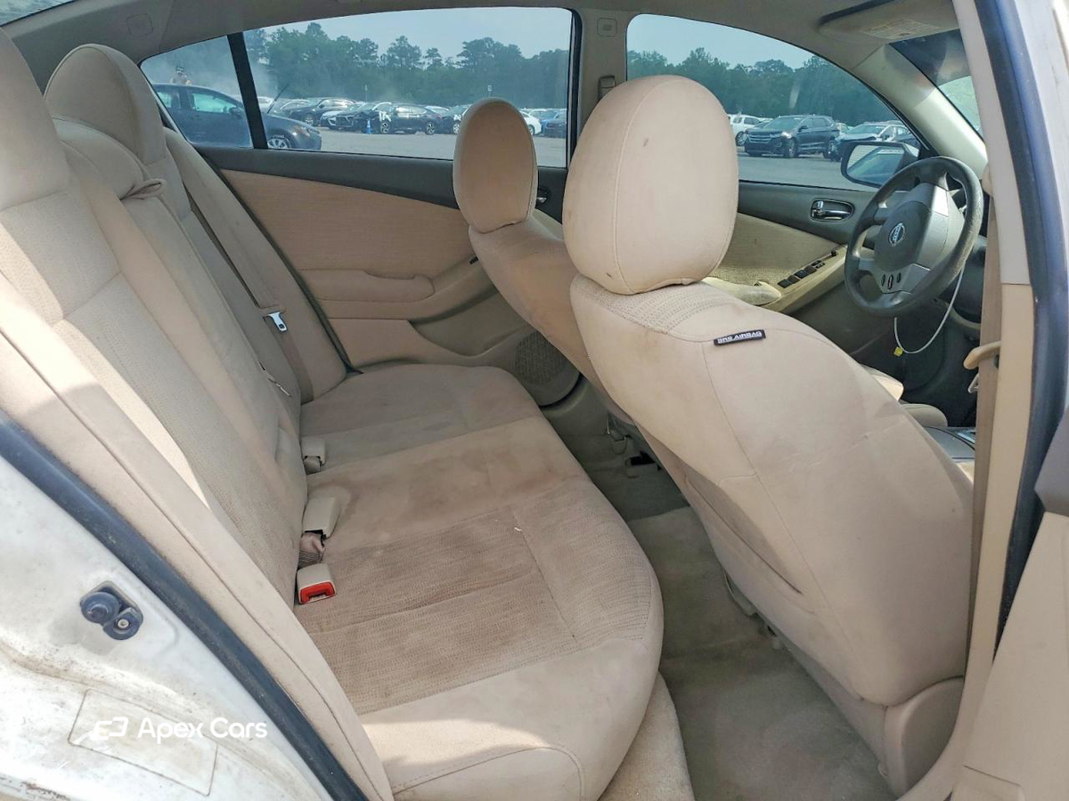 Nissan Altima 2012